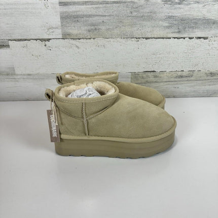 CUSHIONAIRE Hippy Women’s Platform Ankle Boots Genuine Suede Taupe Size 8.5 M