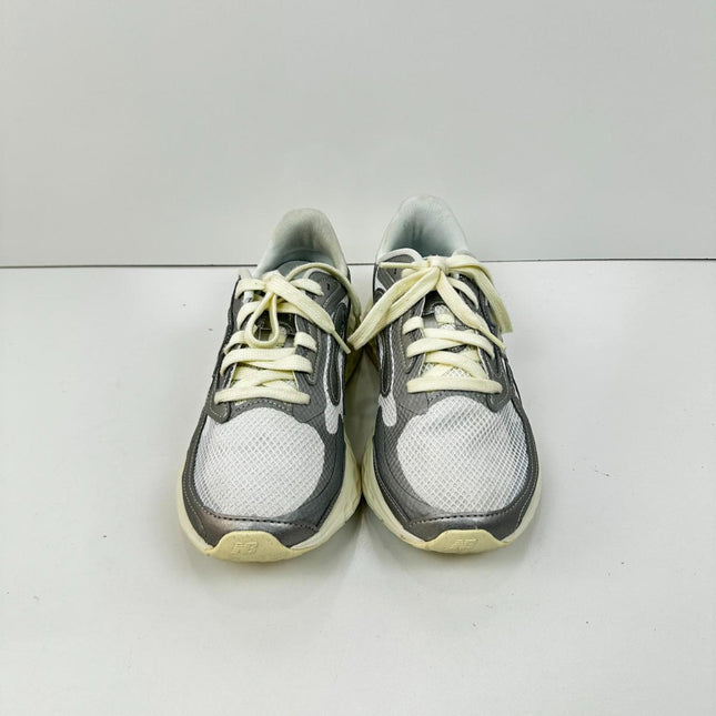 New Balance Women's Fresh Foam Arishi V4 Tira Lux Running Shoe, Silver, Size 12