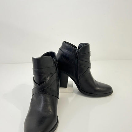 Zetaa Womens Faux Leather Buckle Ankle Boots, Size 9