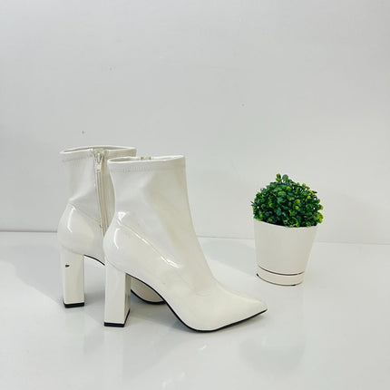Iloise Womens Patent Block Heel Booties, Size 5