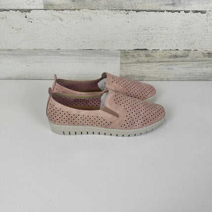Easy Street Women's Sneaker, Blush, Size 8 Wide