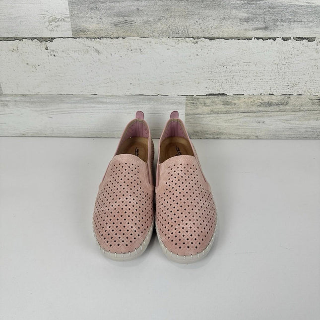 Easy Street Women's Sneaker, Blush, Size 8 Wide