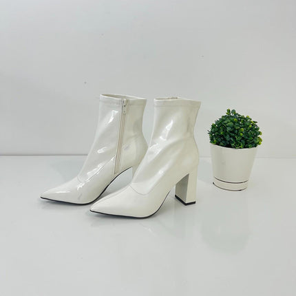 Iloise Womens Patent Block Heel Booties, Size 5