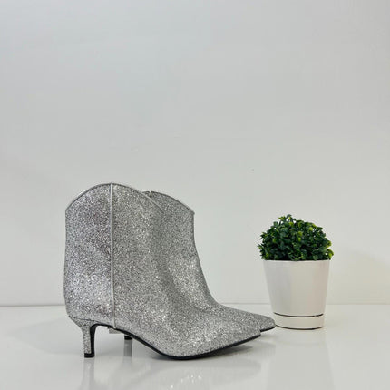 New On 34th Aatirap Silver Glitter Pointed Toe Ankle Booties Women’s 5M