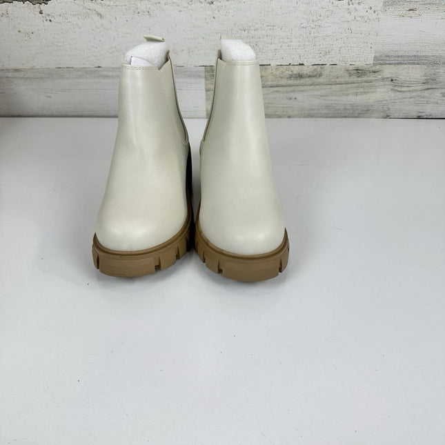 Soda PIONEER ~ Women Lug Sole Mid Heel Chelsea Fashion Ankle Bootie, Size 6.5