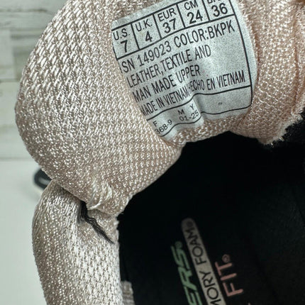 Skechers Women's D'lux Walker-Infinite Motion Sneaker, Black/Pink, Size 7