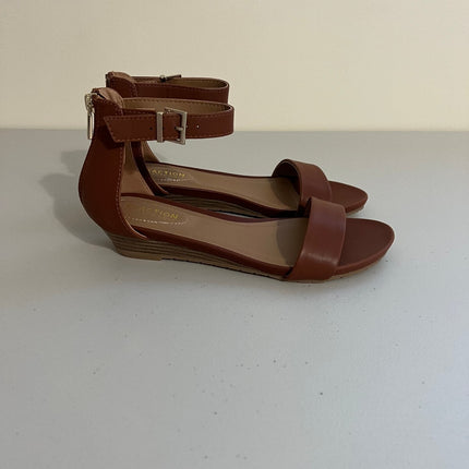 Kenneth Cole Reaction Women's Great Viber Sandals - Tan, Size, 7