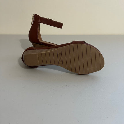 Kenneth Cole Reaction Women's Great Viber Sandals - Tan, Size, 5.5