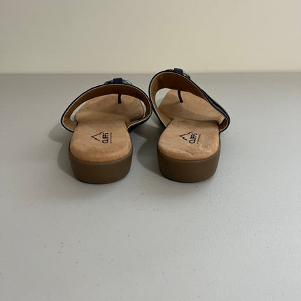 Cliffs by White Mountain Women's Benedict Thong Sandal, Navy-11