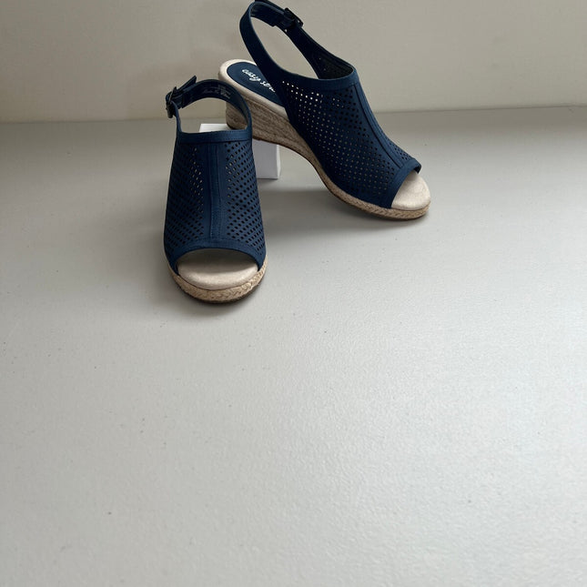 Women's Stacy Sandal by Easy Street ® in Denim Linen Print (Size 8 1/2 M)