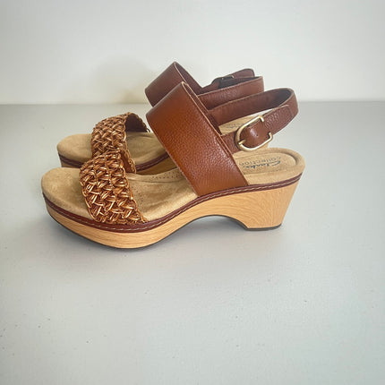 Clarks Seannah Step Women's Sandals Tan Leather : 9 B - Medium, Leather/Rubber