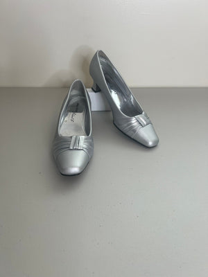 Easy Street Womens Waive Pump , SILVER SATIN , Size, 7.5