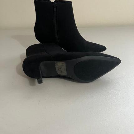 Journee Collection Womens Isobel Inside Zip Stiletto Booties. 7.5