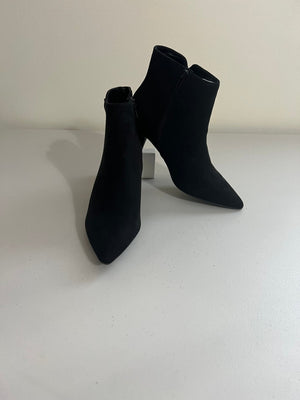Journee Collection Womens Isobel Inside Zip Stiletto Booties. 7.5