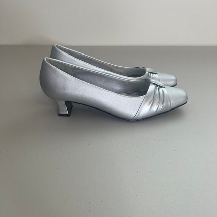 Easy Street Womens Waive Pump , SILVER SATIN , Size, 7.5