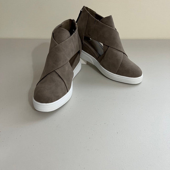 Journee Collection Women's Seena Sneaker Wedge