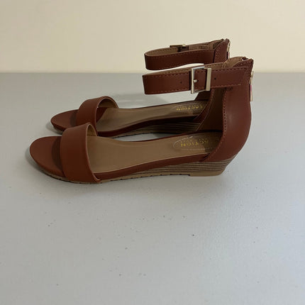 Kenneth Cole Reaction Women's Great Viber Sandals - Tan, Size, 7
